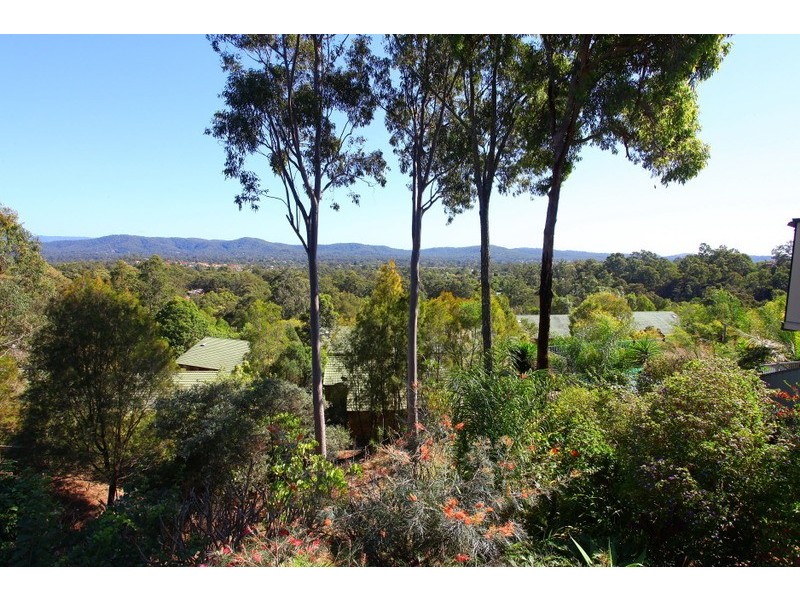 15 Tara Vista Boulevard, Highland Park QLD 4211