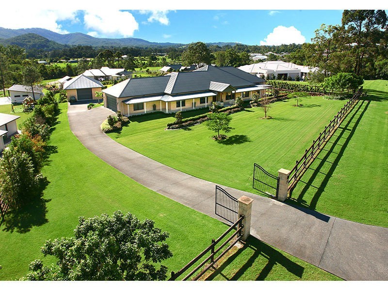 30 Lagoon Park Drive, Maudsland QLD 4210