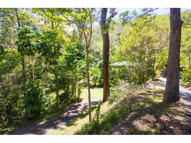 119 Henri Robert Drive, Clagiraba QLD 4211