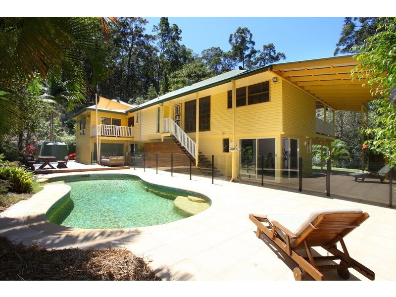 119 Henri Robert Drive, Clagiraba QLD 4211