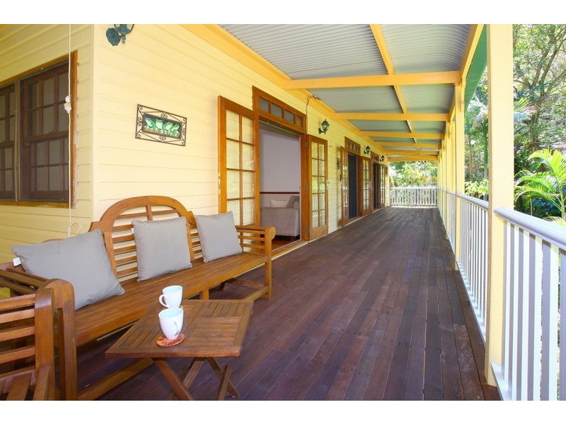119 Henri Robert Drive, Clagiraba QLD 4211