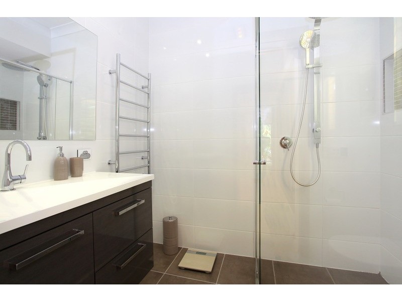 119 Henri Robert Drive, Clagiraba QLD 4211