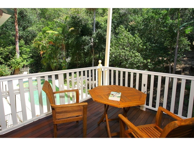 119 Henri Robert Drive, Clagiraba QLD 4211