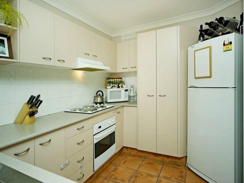 36 Marble Arch Place, Arundel QLD 4214