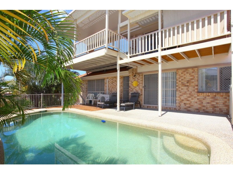 27 Piccadilly Place, Highland Park QLD 4211