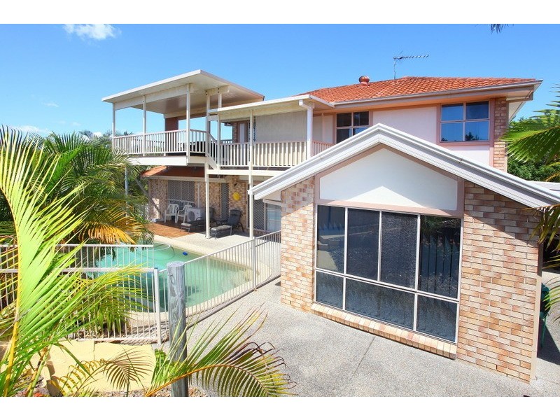 27 Piccadilly Place, Highland Park QLD 4211