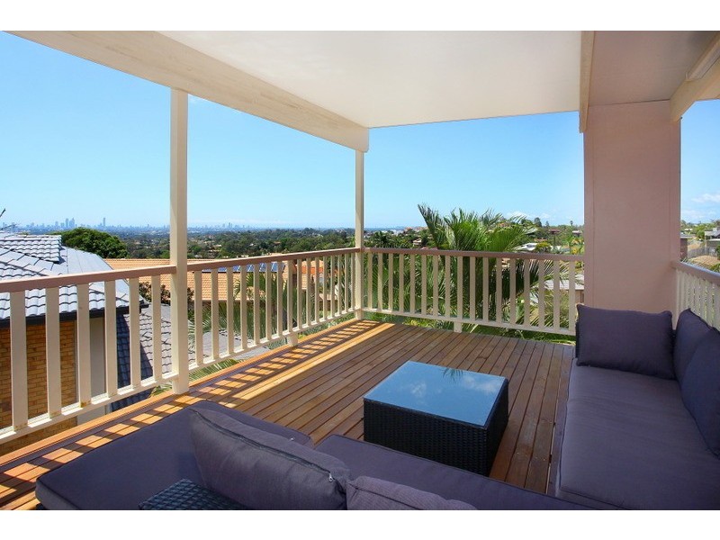 27 Piccadilly Place, Highland Park QLD 4211