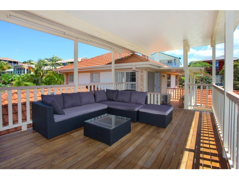 27 Piccadilly Place, Highland Park QLD 4211