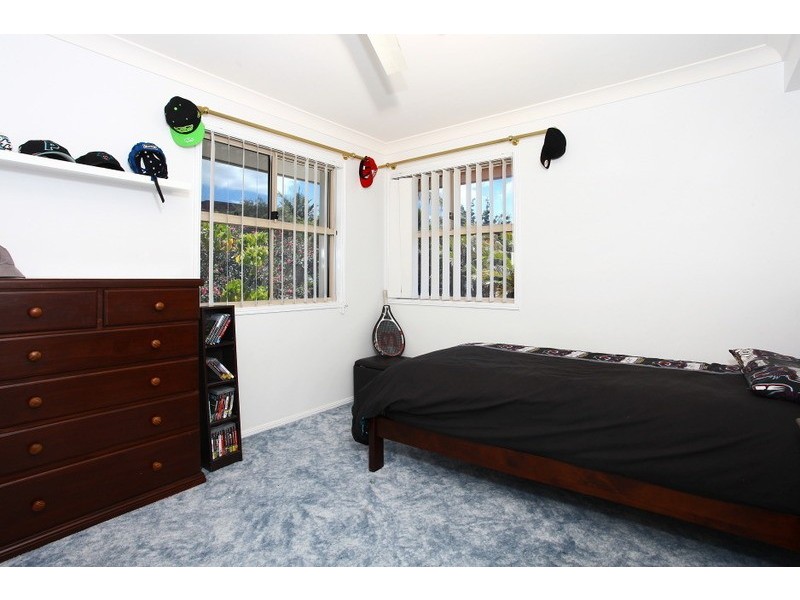 27 Piccadilly Place, Highland Park QLD 4211