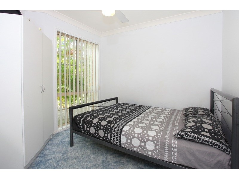 27 Piccadilly Place, Highland Park QLD 4211