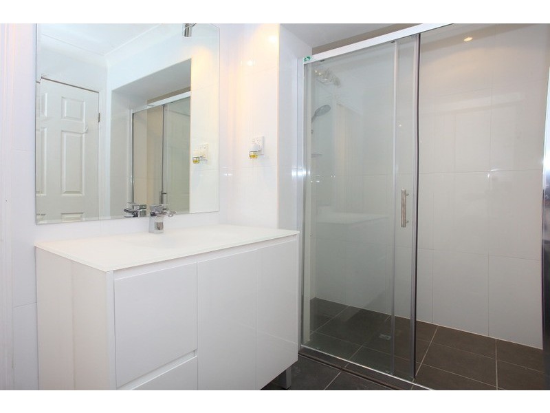 27 Piccadilly Place, Highland Park QLD 4211