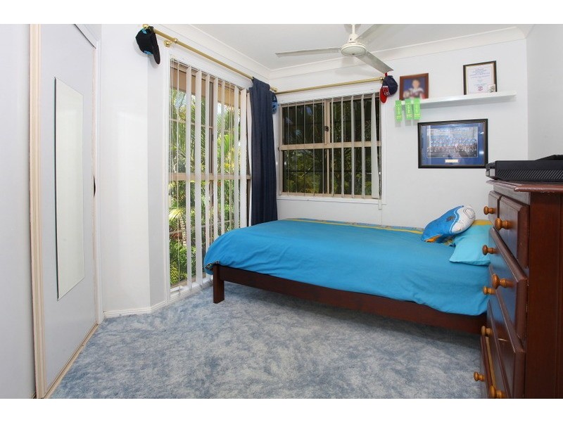 27 Piccadilly Place, Highland Park QLD 4211