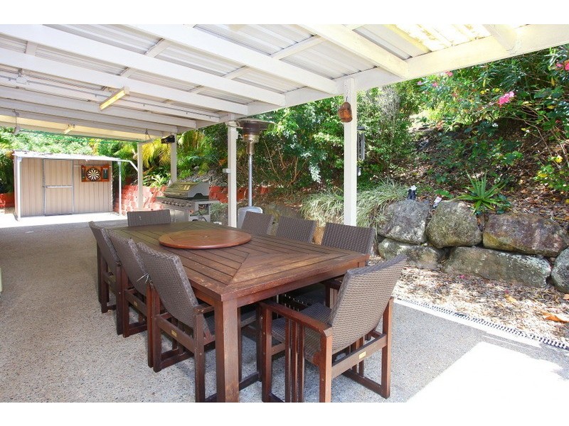 27 Piccadilly Place, Highland Park QLD 4211