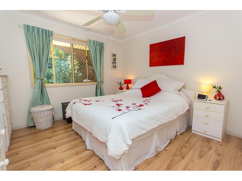 4 Bernadette Place, Highland Park QLD 4211