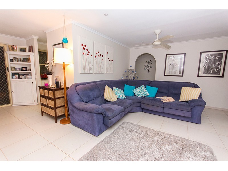 4 Bernadette Place, Highland Park QLD 4211