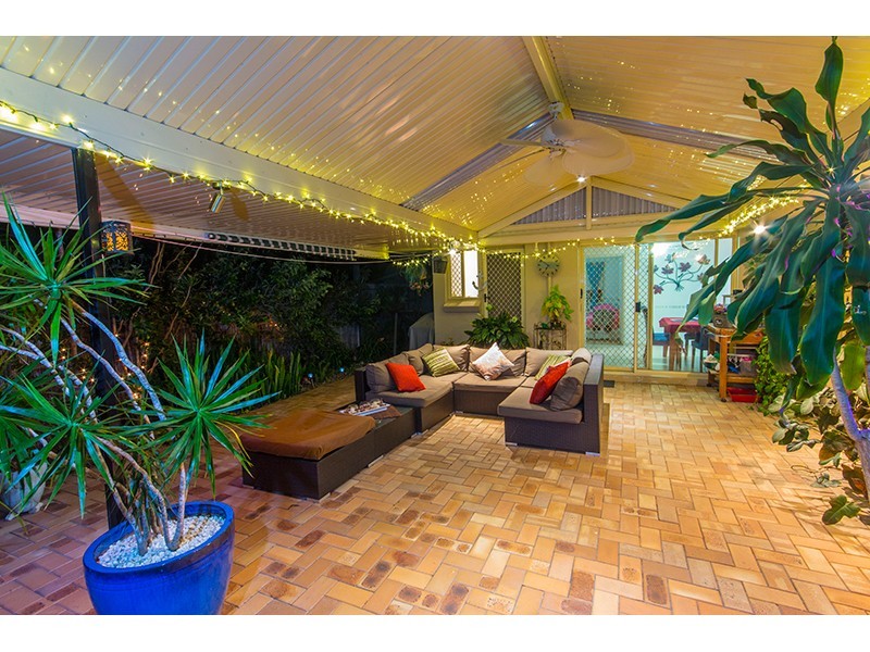 4 Bernadette Place, Highland Park QLD 4211