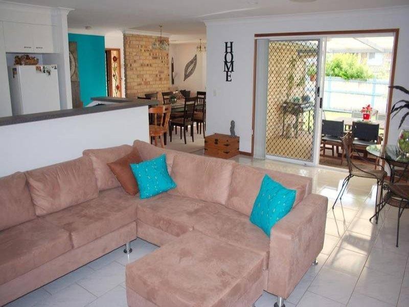 1 Lauder Court, Highland Park QLD 4211