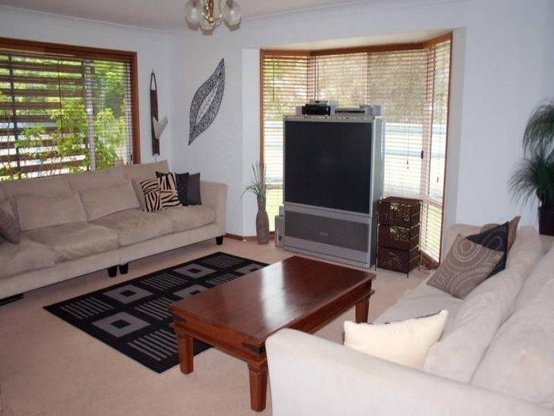 1 Lauder Court, Highland Park QLD 4211