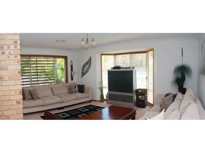 1 Lauder Court, Highland Park QLD 4211