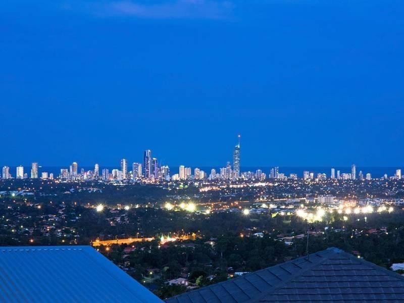 30 Ballah Crescent, Highland Park QLD 4211