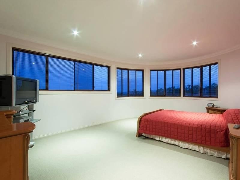 30 Ballah Crescent, Highland Park QLD 4211