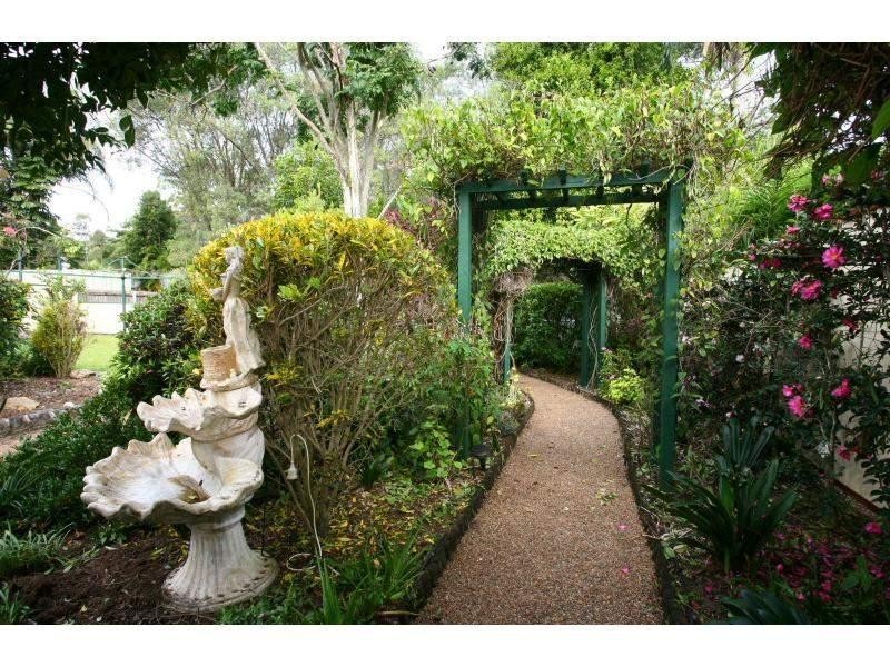 21 Merloo Drive, Nerang QLD 4211