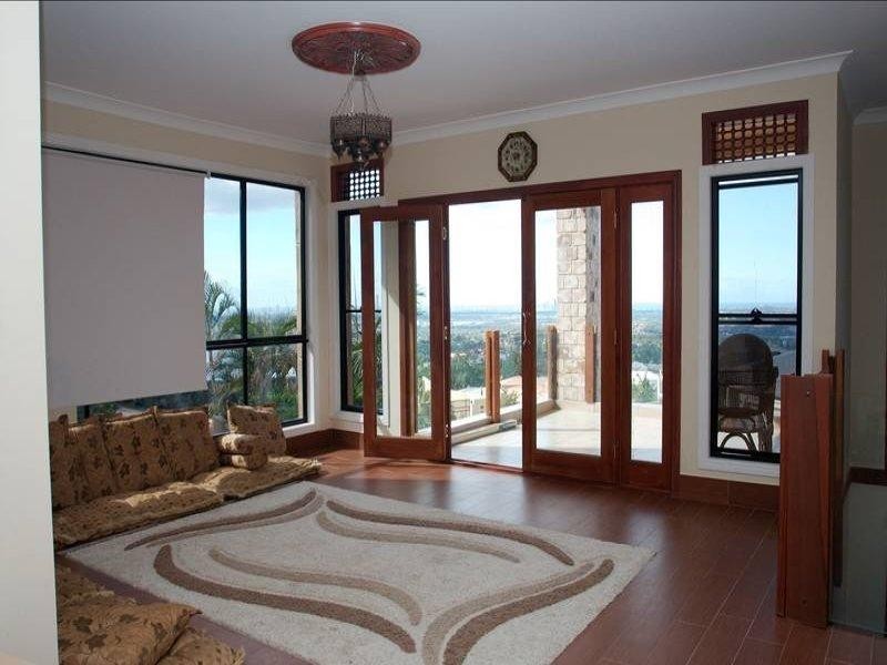 28 Ballah Crescent, Highland Park QLD 4211