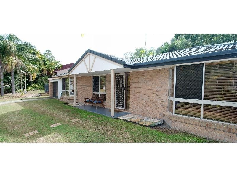 41 Renfrew Drive, Highland Park QLD 4211