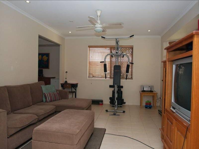 41 Renfrew Drive, Highland Park QLD 4211