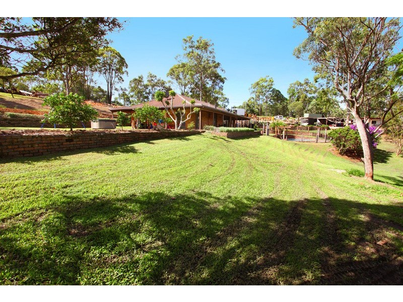 8 Parma Court, Mount Nathan QLD 4211