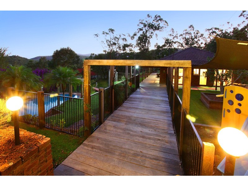 8 Parma Court, Mount Nathan QLD 4211