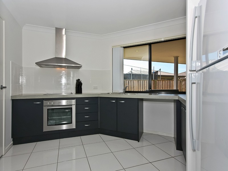 95 Wunburra Circle, Pacific Pines QLD 4211