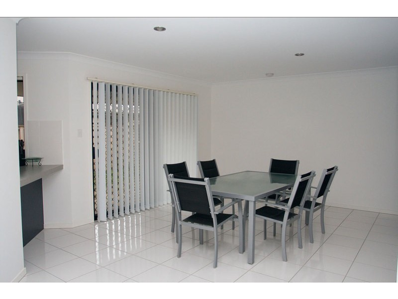 95 Wunburra Circle, Pacific Pines QLD 4211