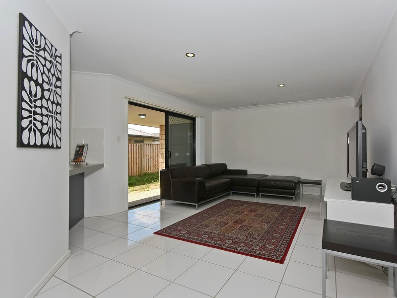 95 Wunburra Circle, Pacific Pines QLD 4211