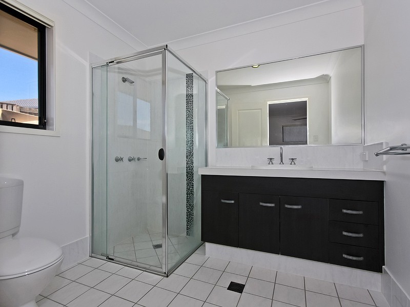 95 Wunburra Circle, Pacific Pines QLD 4211