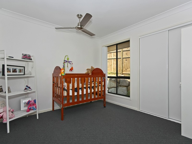 95 Wunburra Circle, Pacific Pines QLD 4211