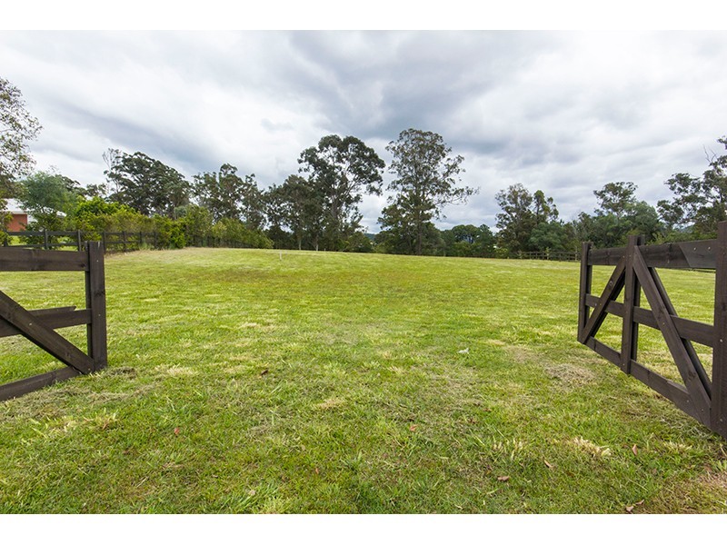 27 Lagoon Park Drive, Maudsland QLD 4210
