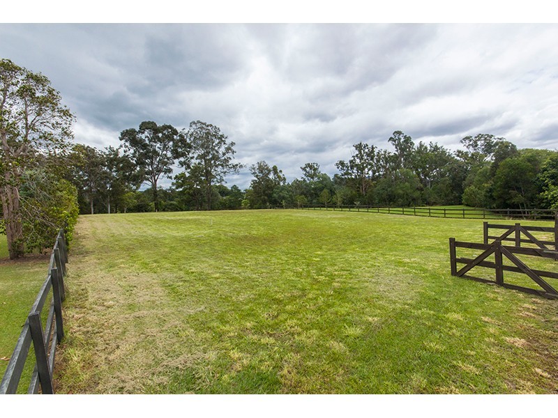 27 Lagoon Park Drive, Maudsland QLD 4210