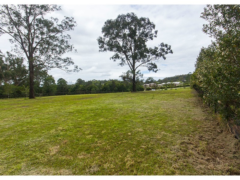 27 Lagoon Park Drive, Maudsland QLD 4210