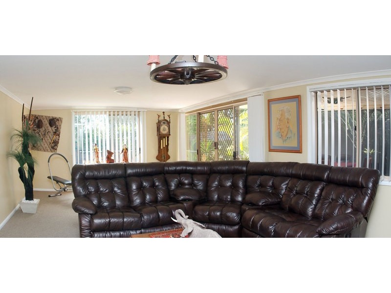 15 Saxon Court, Nerang QLD 4211