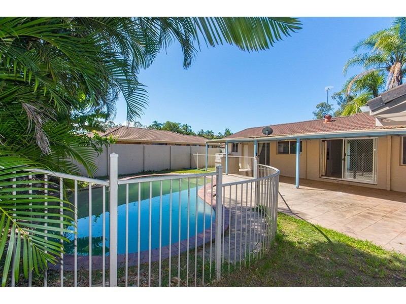 13 Perth Square, Highland Park QLD 4211