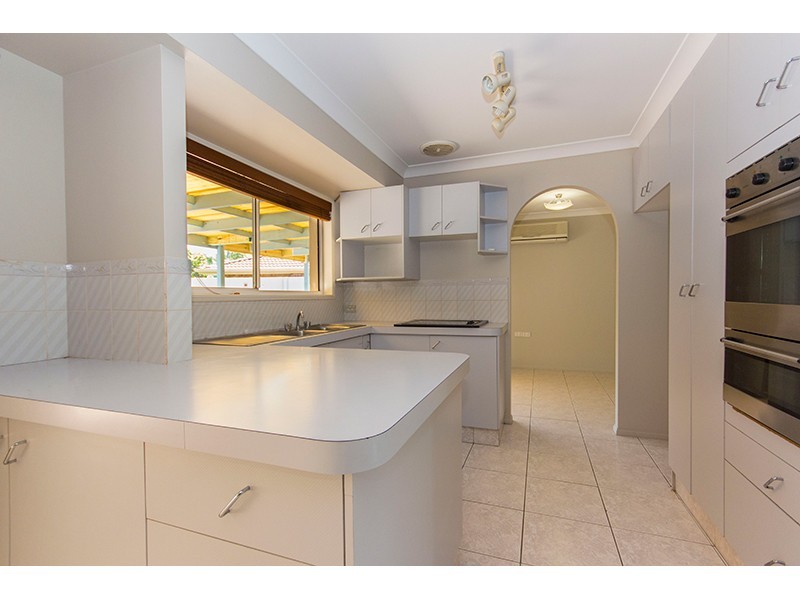 13 Perth Square, Highland Park QLD 4211