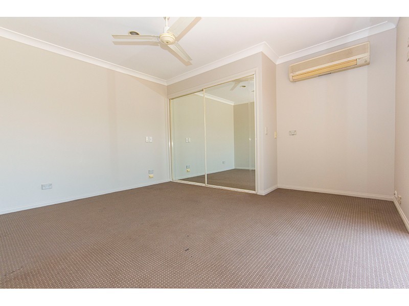 13 Perth Square, Highland Park QLD 4211