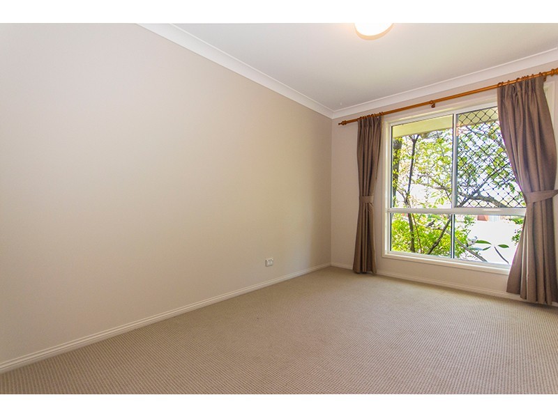 13 Perth Square, Highland Park QLD 4211
