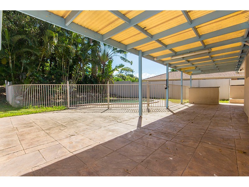13 Perth Square, Highland Park QLD 4211