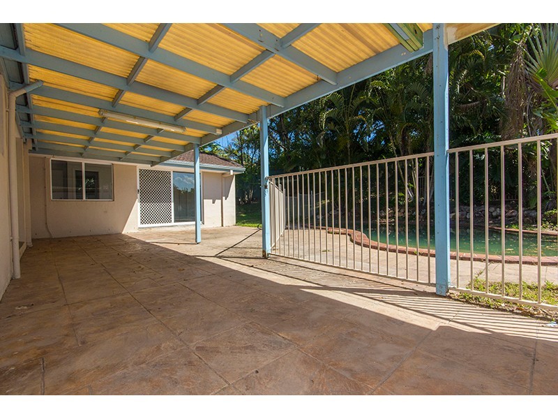 13 Perth Square, Highland Park QLD 4211