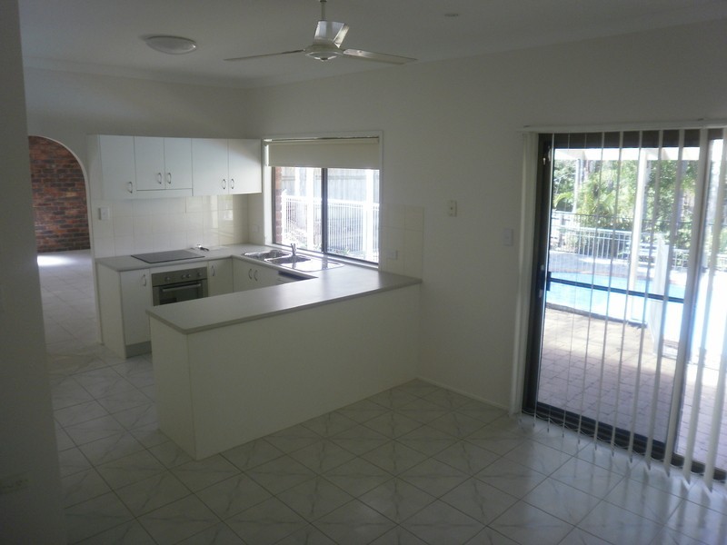 30 Allspice Drive, Ashmore QLD 4214