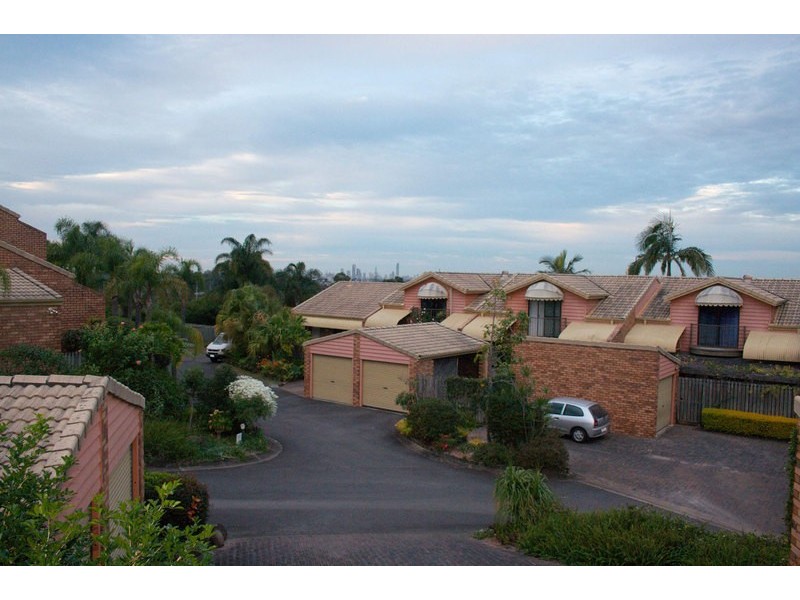 2/1 Kilpatrick Court, Highland Park QLD 4211