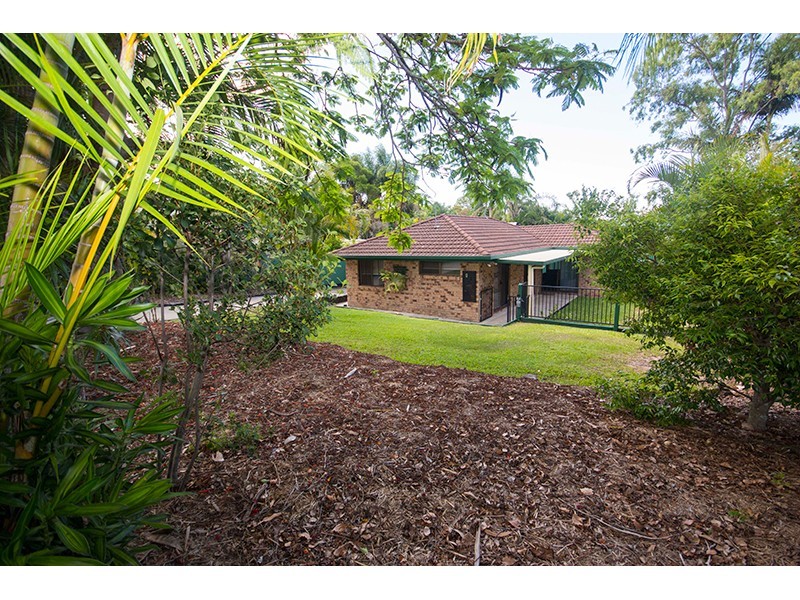9 Pleasant Court, Carrara QLD 4211