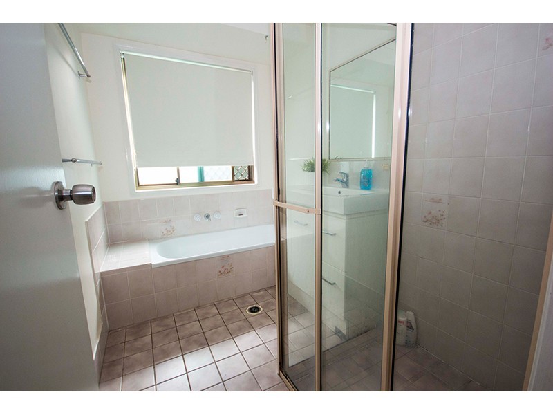 9 Pleasant Court, Carrara QLD 4211